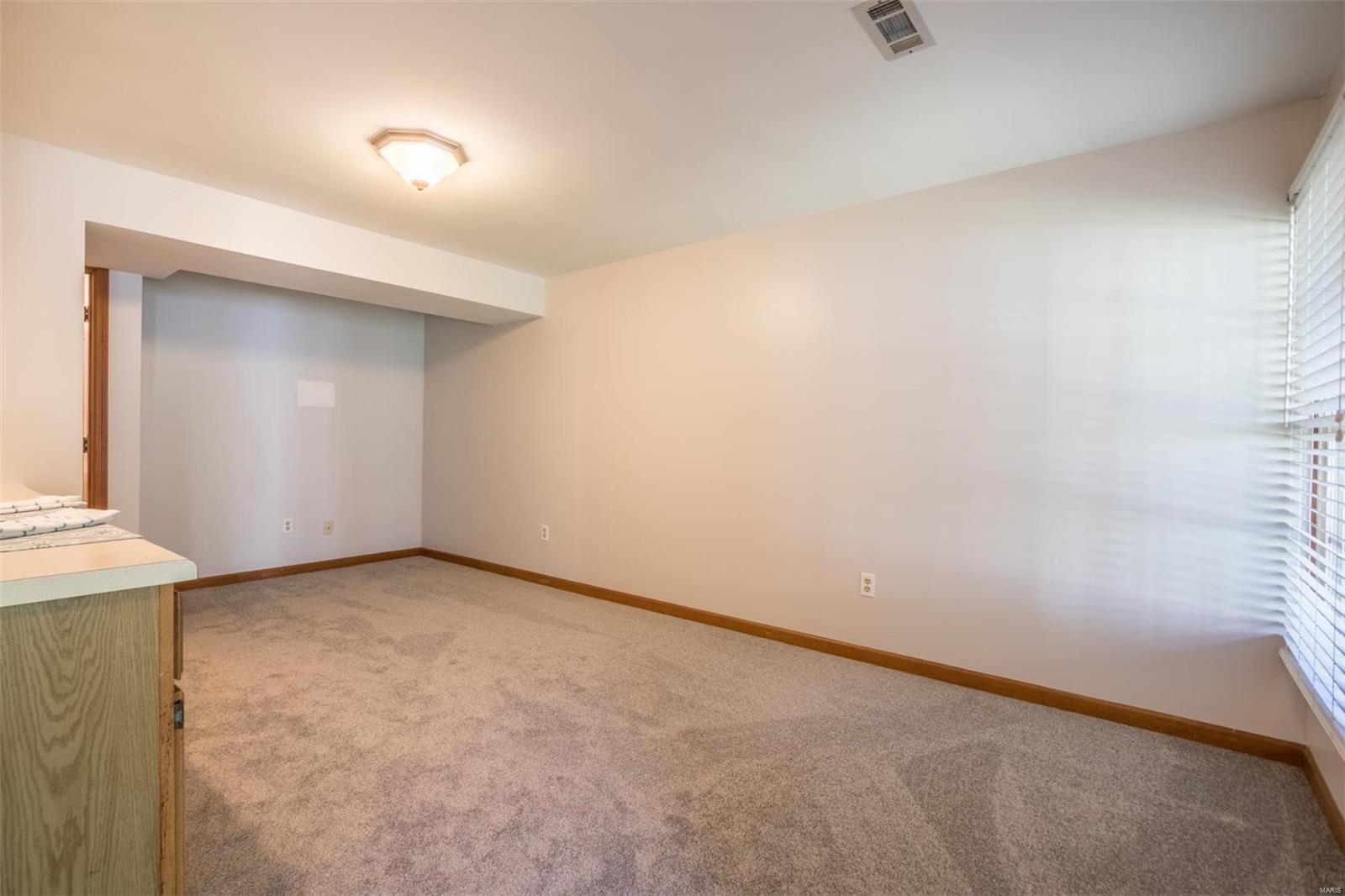 5511 Bourbeuse Common Weldon Spring, MO 63304 - Photo 36 of 61 Gallery Image 36