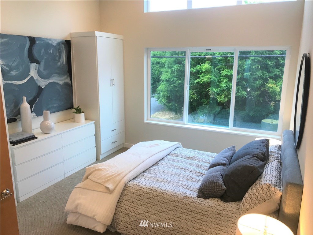 525 Northwest 70th Street Seattle, WA 98117 - Photo 15 of 28