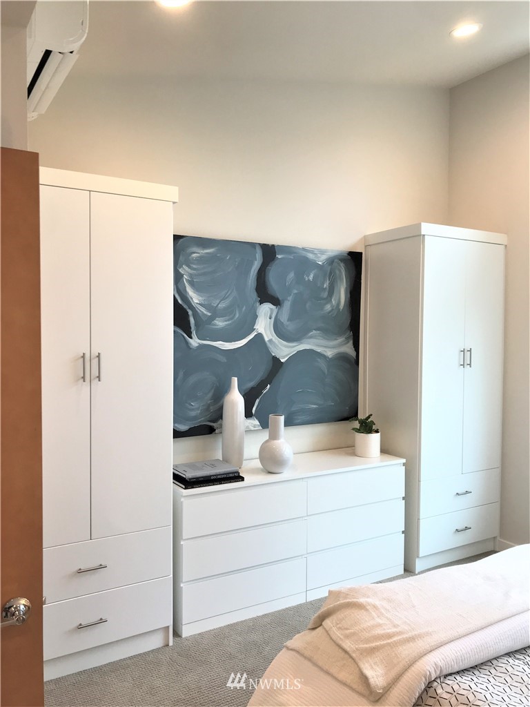 525 Northwest 70th Street Seattle, WA 98117 - Photo 16 of 28