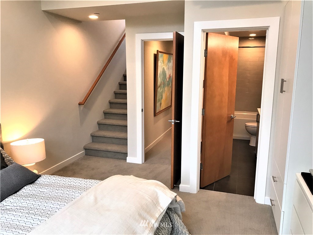 525 Northwest 70th Street Seattle, WA 98117 - Photo 17 of 28