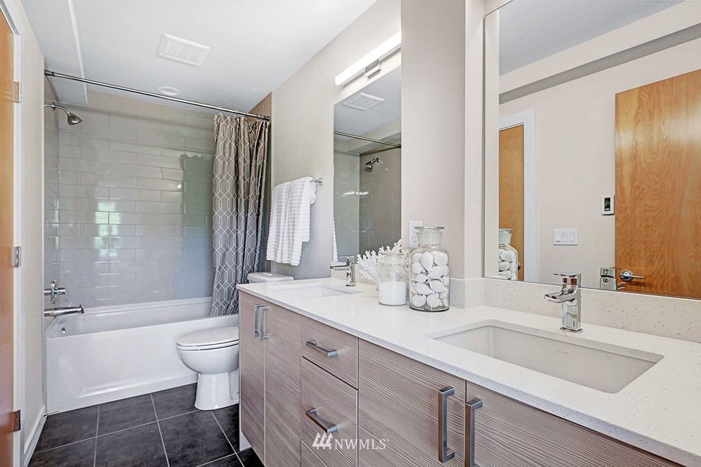525 Northwest 70th Street Seattle, WA 98117 - Photo 18 of 28