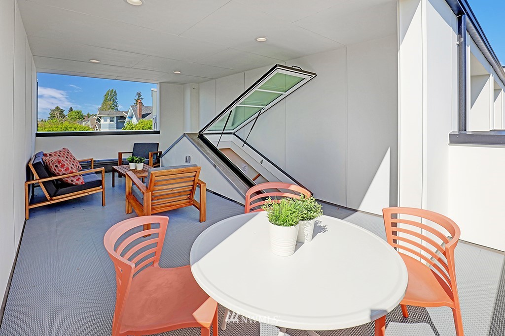 525 Northwest 70th Street Seattle, WA 98117 - Photo 21 of 28