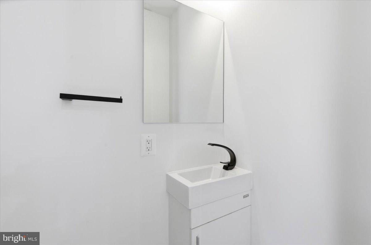 1168 Abbey Place Northeast Washington, DC 20002 - Photo 33 of 49 Unit 1 - 2 BR | 2.5 BA