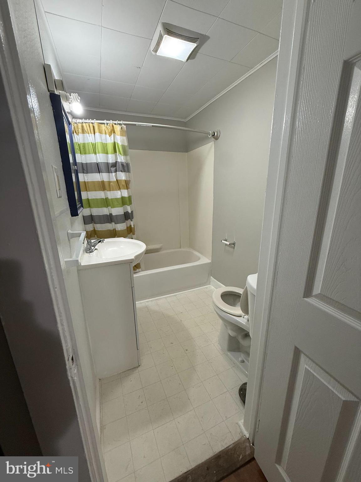 395 Hephzibah Hill Road Coatesville, PA 19320 - Photo 5 of 13 BATHROOM