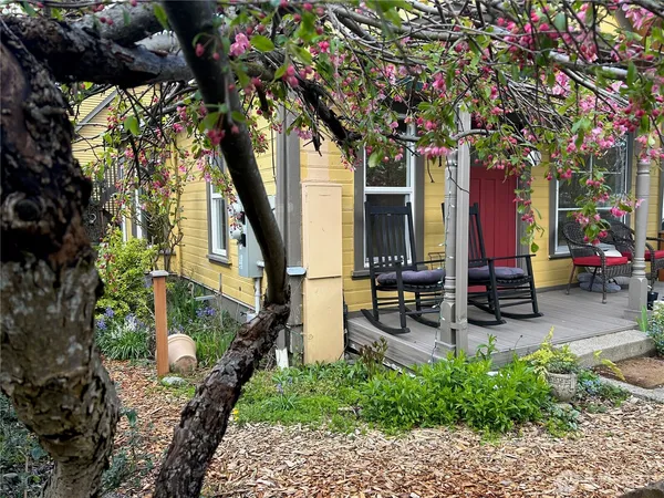 $3,500 | 512 Ave C, Snohomish, WA 98290