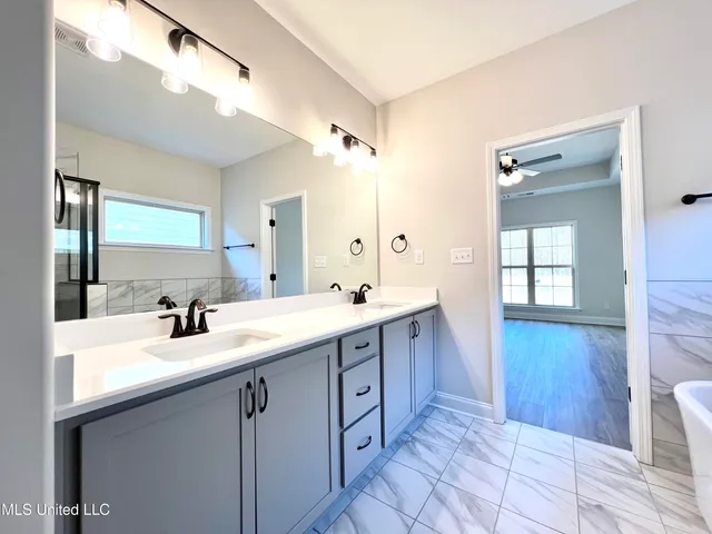 $359,900 | 2201 Scott Mdws Lane, Hernando, MS 38632