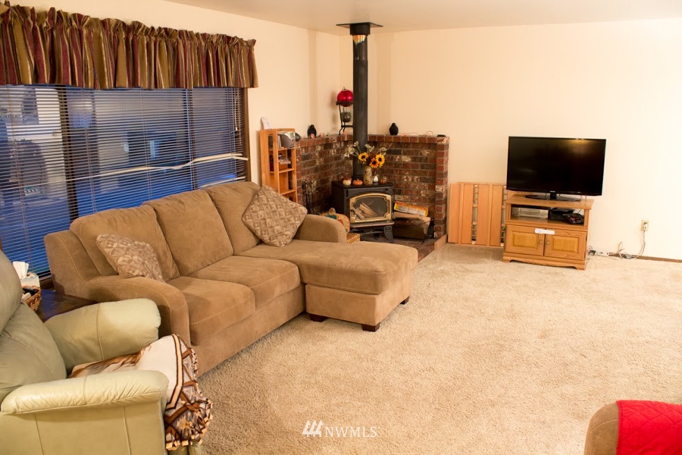 1202 North Waugh Road Mount Vernon, WA 98273 - Photo 7 of 24 Gallery Image 7