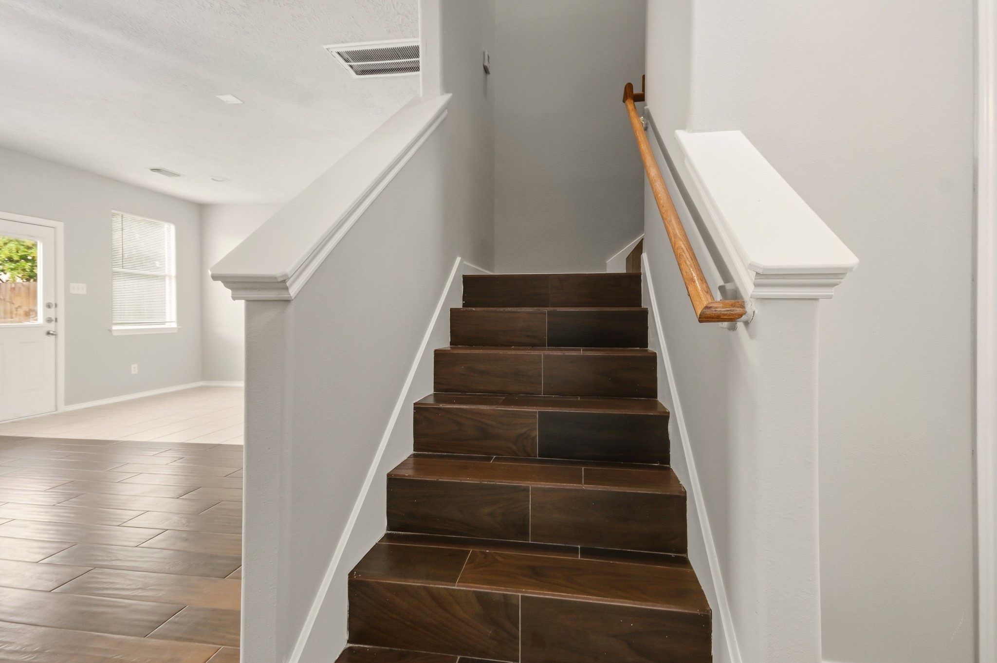 13107 Peppergate Lane Houston, TX 77044 - Photo 7 of 16 Gallery Image 7