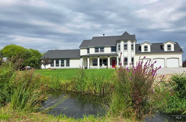 $1,250,000 | 5740 W Highway, Emmett, ID 83617