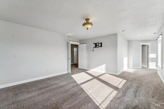 $1,250,000 | 5740 W Highway, Emmett, ID 83617