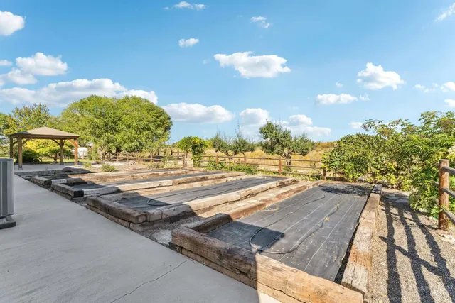 $1,250,000 | 5740 W Highway, Emmett, ID 83617