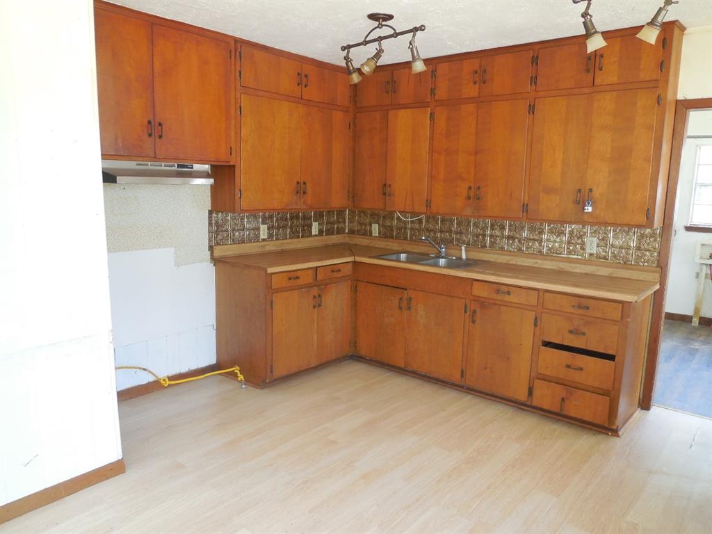502 Travis Street Ranger, TX 76470 - Photo 10 of 15 Gallery Image 10