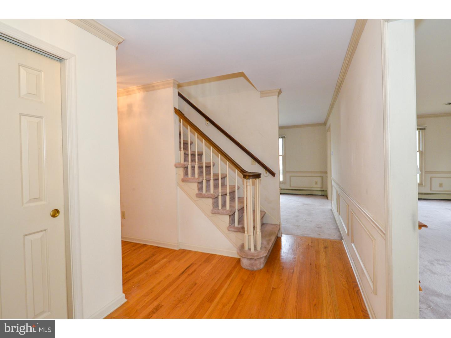 245 Valley View Road Riegelsville, PA 18077 - Photo 3 of 25 Foyer