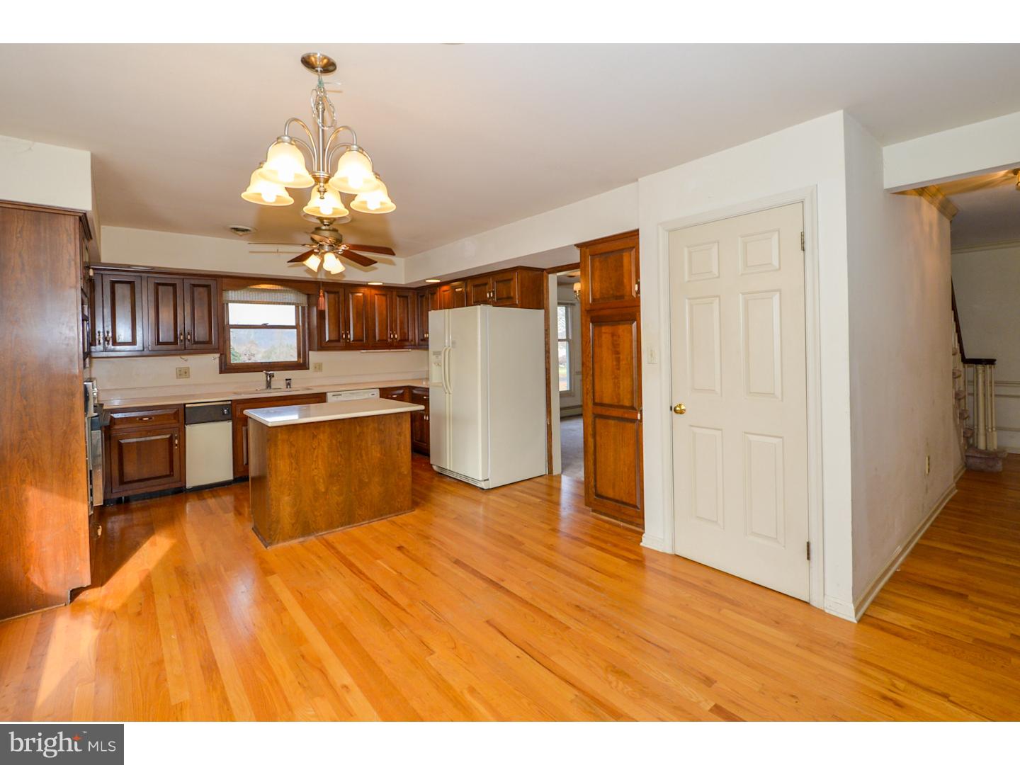 245 Valley View Road Riegelsville, PA 18077 - Photo 9 of 25 Kitchen