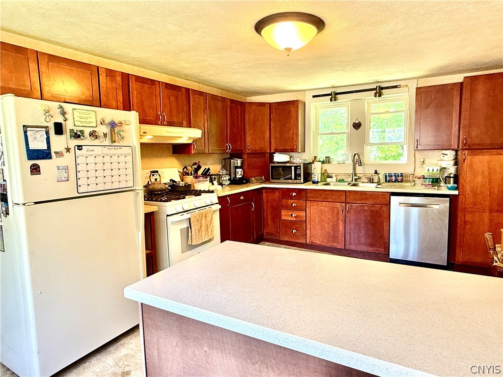 43 Broad Street Hamilton, NY 13346 - Photo 7 of 14