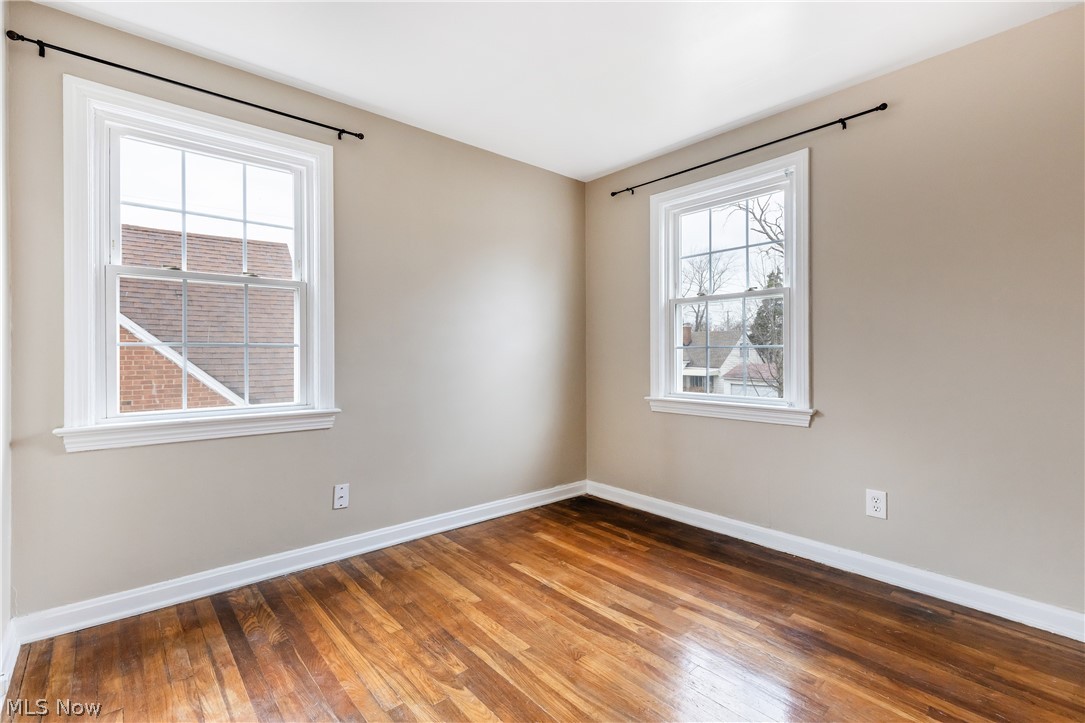 3668 Grosvenor Road Cleveland Heights, OH 44118 - Photo 11 of 18