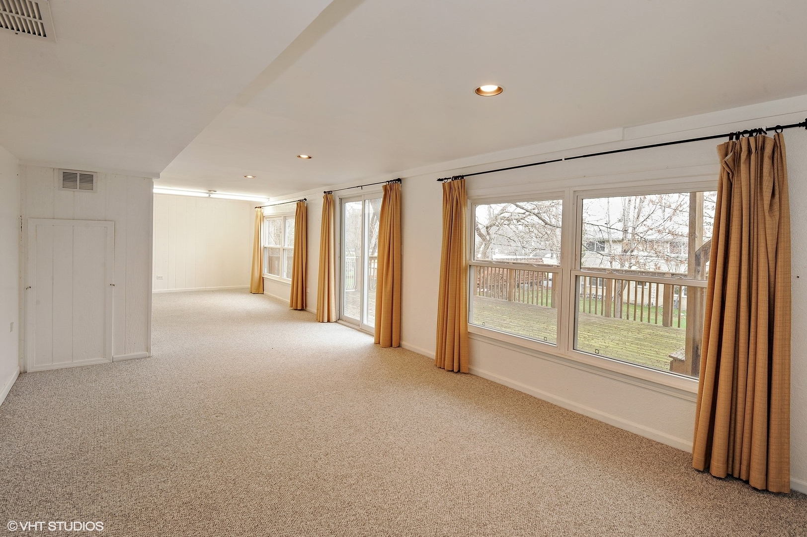 147 Spring Avenue Glen Ellyn, IL 60137 - Photo 11 of 14 a view of room with window and an empty room