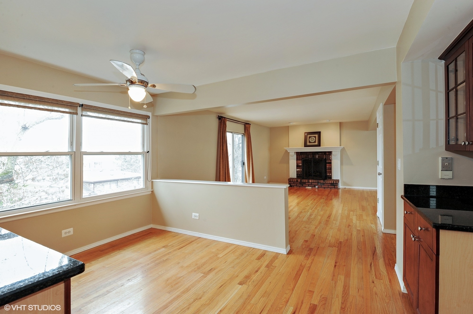 147 Spring Avenue Glen Ellyn, IL 60137 - Photo 5 of 14 a living room with furniture and a flat screen tv