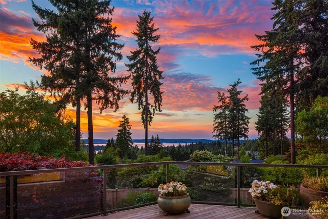 $7,250,000 | 9234 Northeast 25th Street, Clyde Hill, WA 98004
