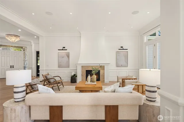 $7,250,000 | 9234 Northeast 25th Street, Clyde Hill, WA 98004