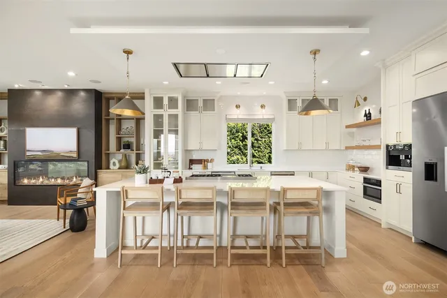 $7,250,000 | 9234 Northeast 25th Street, Clyde Hill, WA 98004