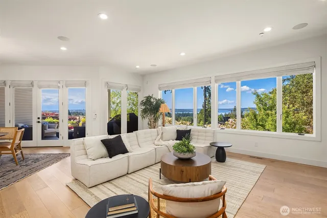 $7,250,000 | 9234 Northeast 25th Street, Clyde Hill, WA 98004