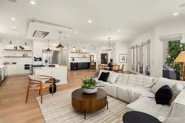 $7,250,000 | 9234 Northeast 25th Street, Clyde Hill, WA 98004