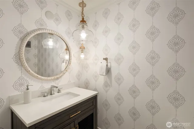 $7,250,000 | 9234 Northeast 25th Street, Clyde Hill, WA 98004