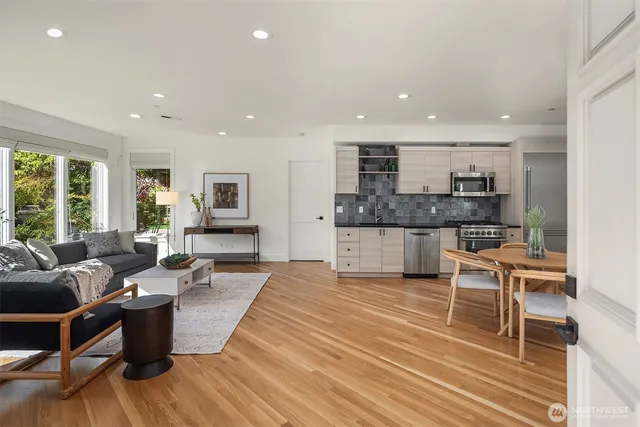 $7,250,000 | 9234 Northeast 25th Street, Clyde Hill, WA 98004