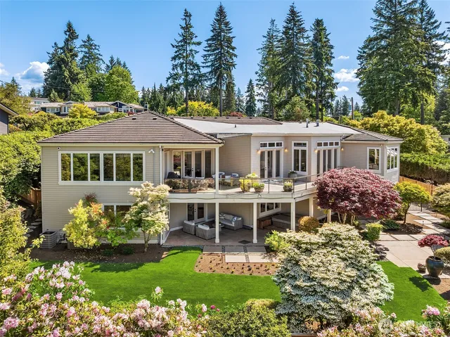 $7,250,000 | 9234 Northeast 25th Street, Clyde Hill, WA 98004
