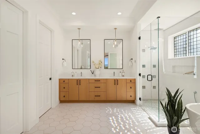 $7,250,000 | 9234 Northeast 25th Street, Clyde Hill, WA 98004