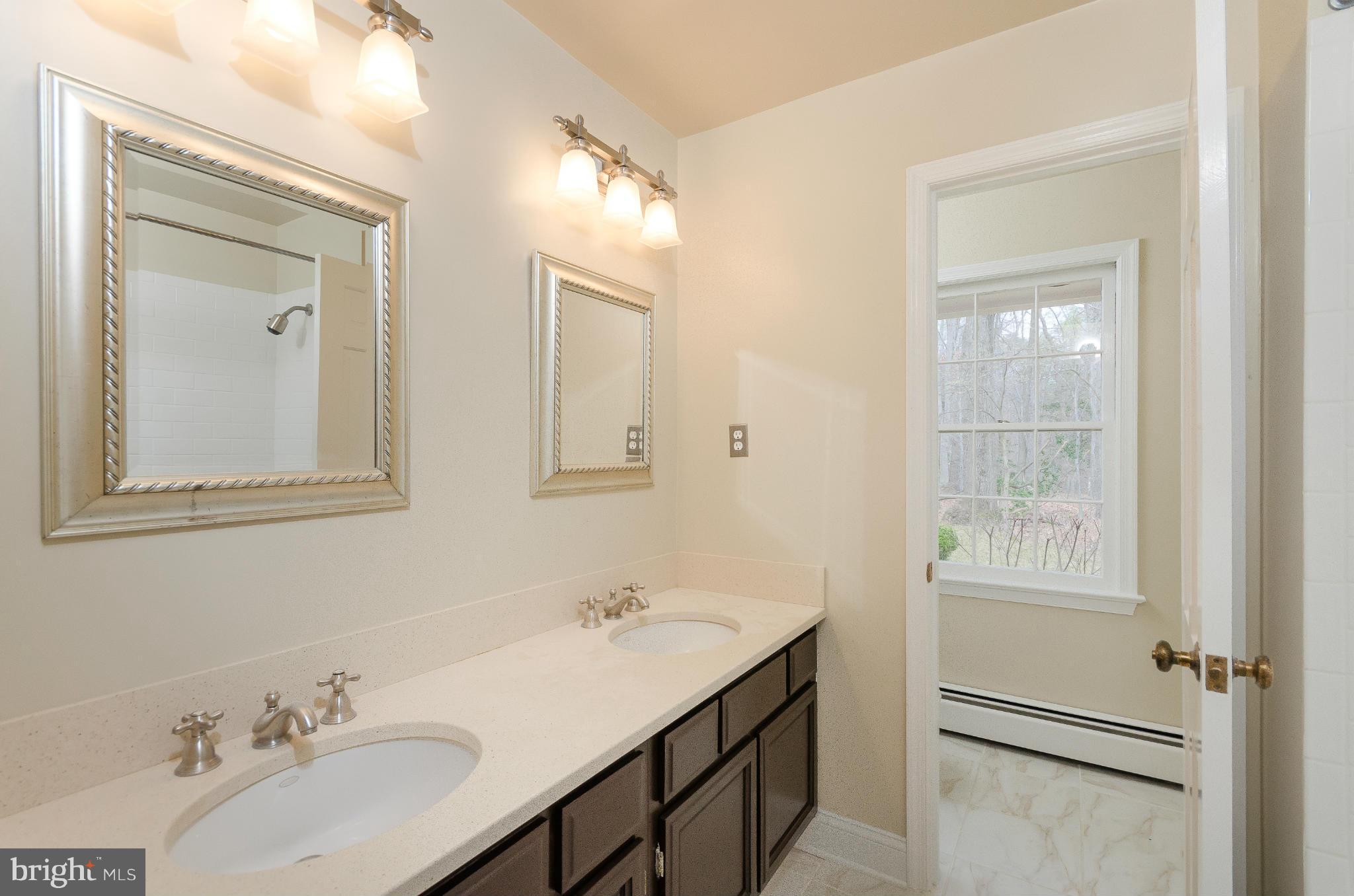 807 Clear Spring Road Great Falls, VA 22066 - Photo 14 of 27 Bath