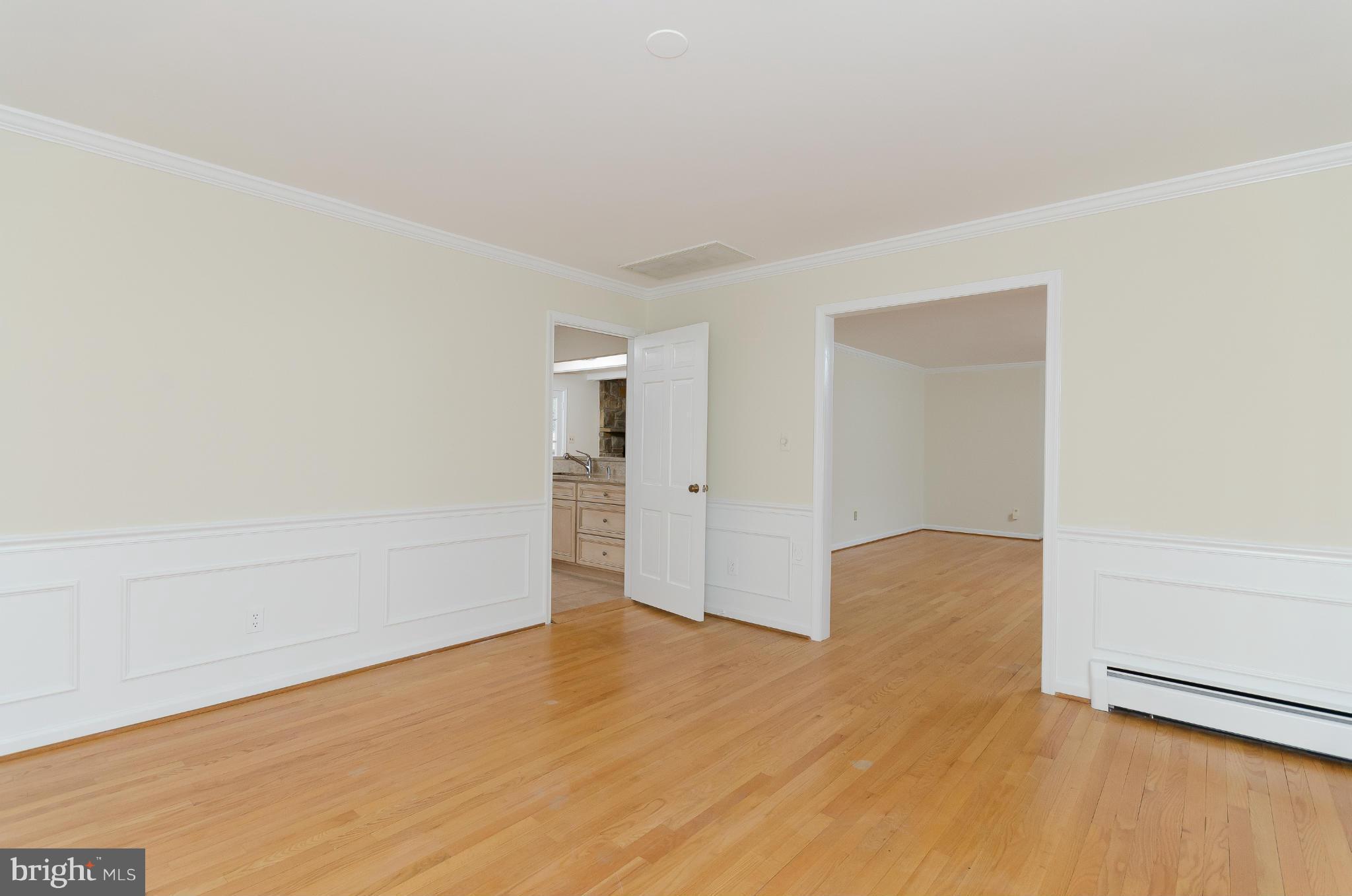 807 Clear Spring Road Great Falls, VA 22066 - Photo 21 of 27 Dining Room