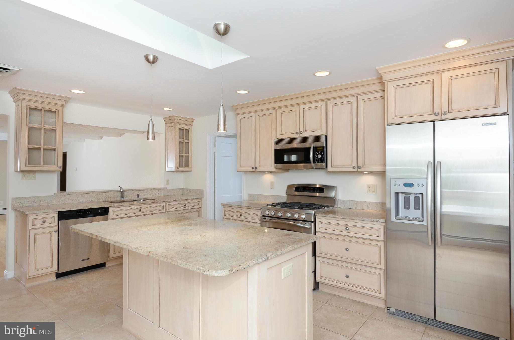 807 Clear Spring Road Great Falls, VA 22066 - Photo 6 of 27 Kitchen
