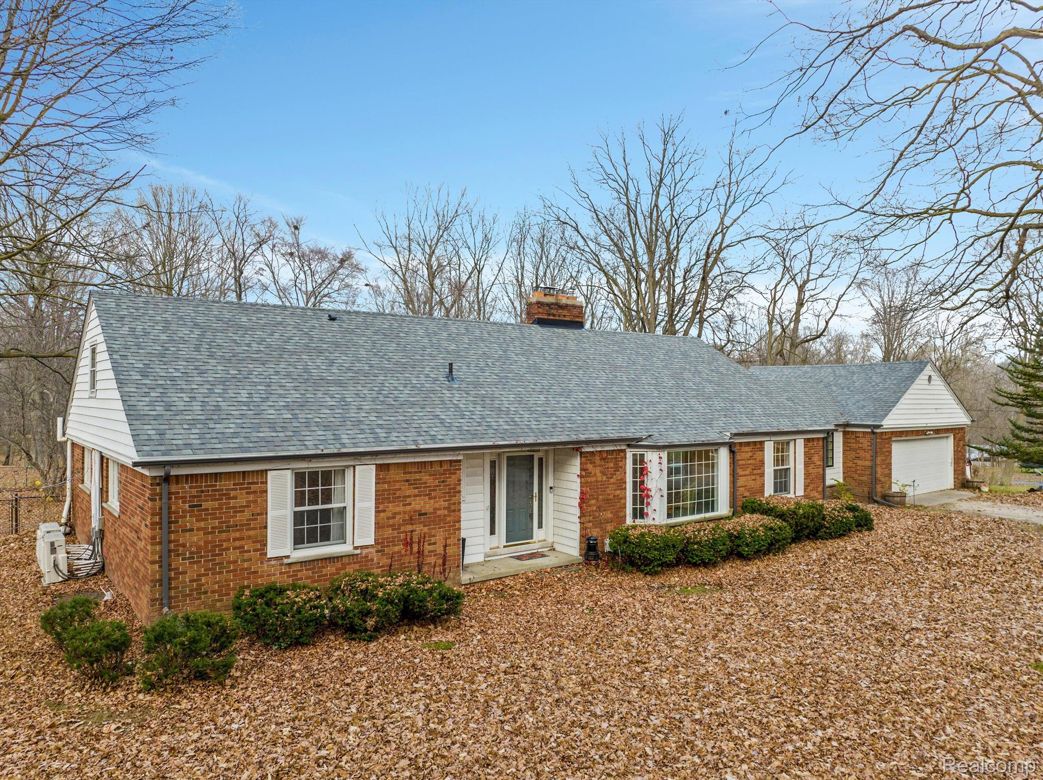 50300 Hanford Road Canton, MI 48187 - Photo 2 of 31 Front of home