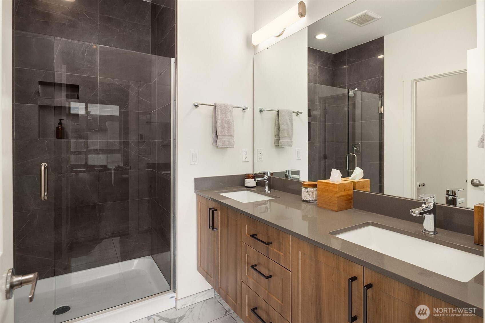 9632 Northeast 183rd Street, Unit B Bothell, WA 98011 - Photo 21 of 36