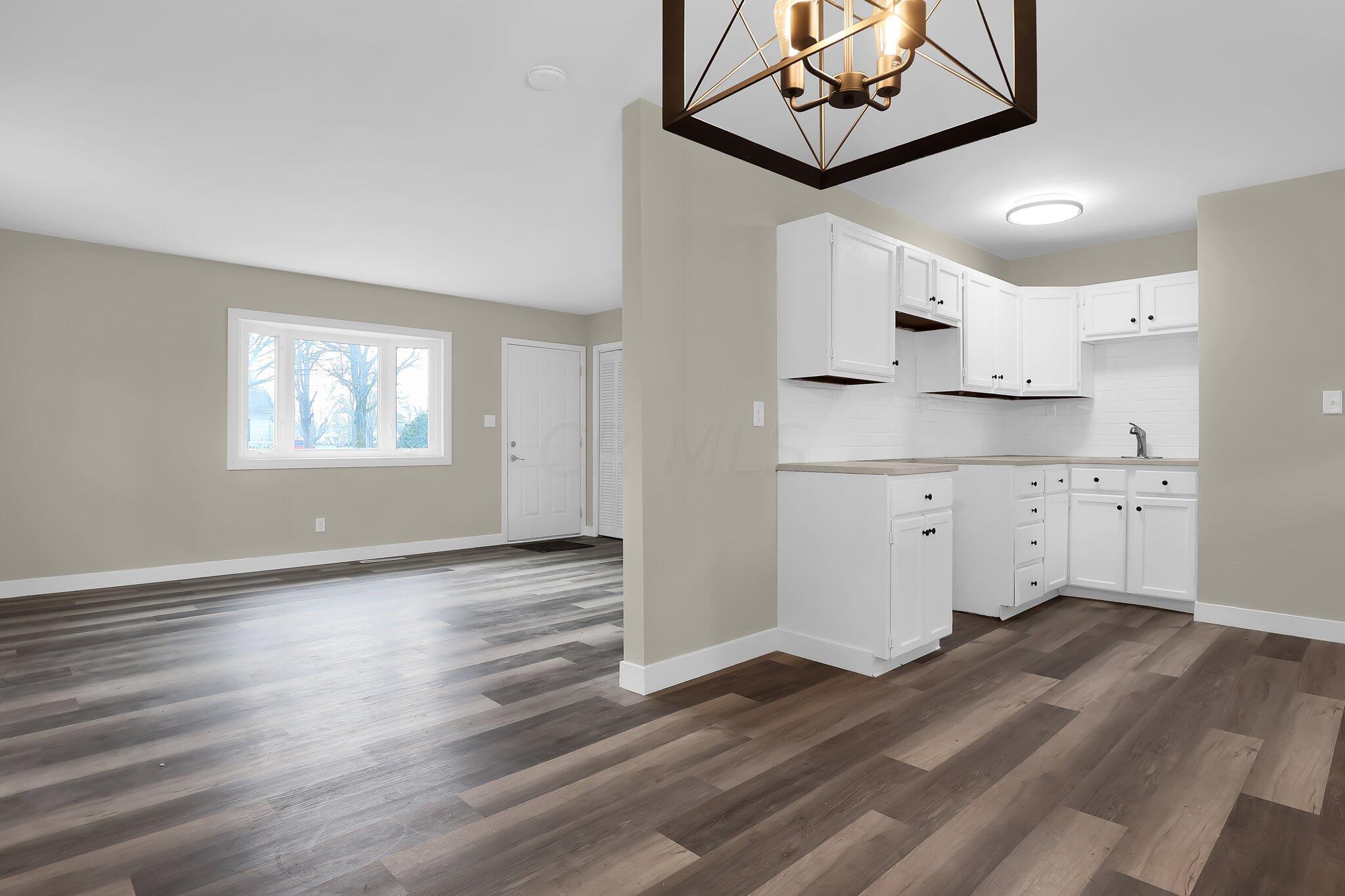 5322 Newport Road Columbus, OH 43232 - Photo 9 of 26 10-web-or-mls-5322-newport-rd