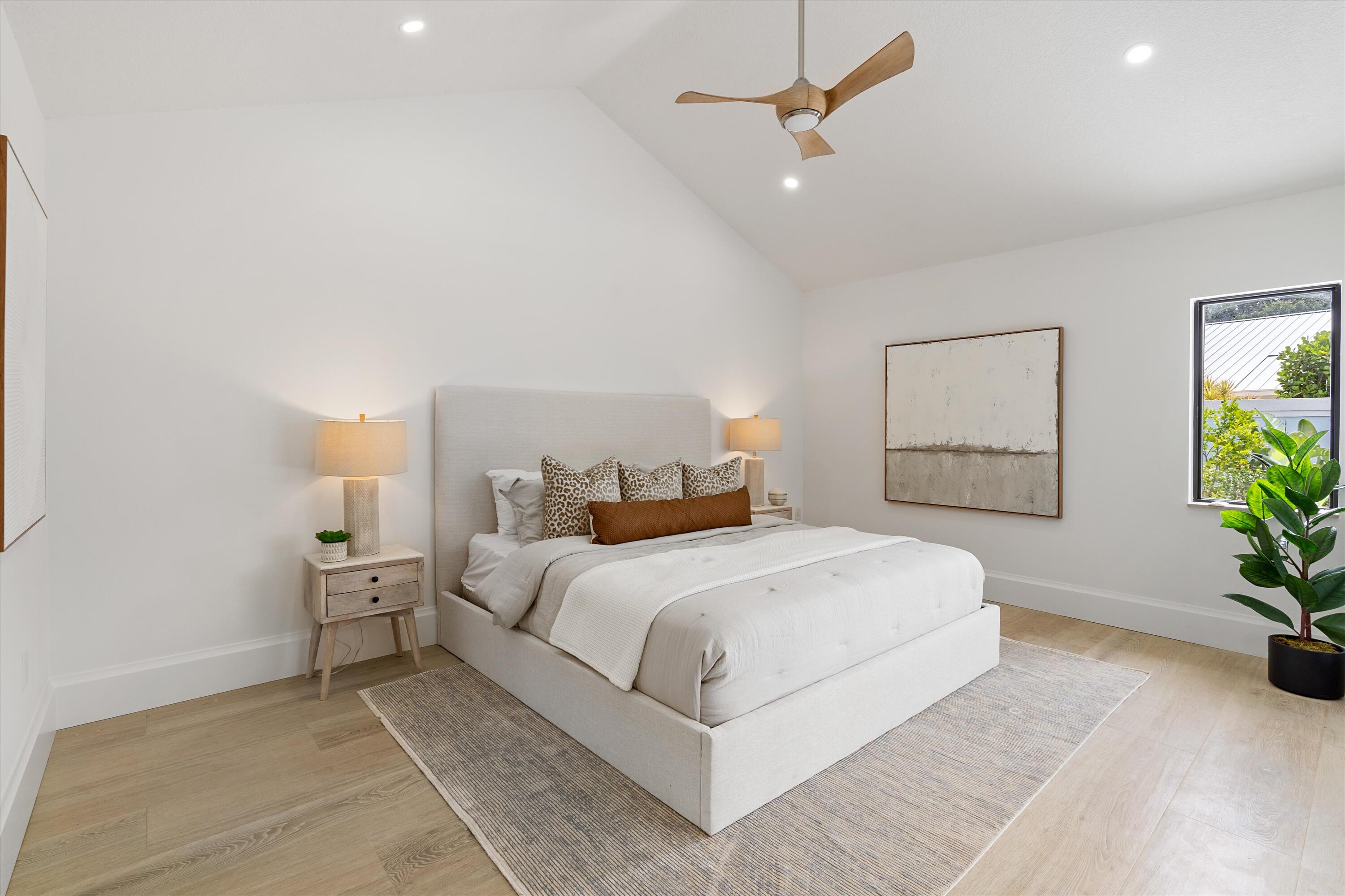 103 Landward Drive Jupiter, FL 33477 - Photo 11 of 39 Primary Bedroom