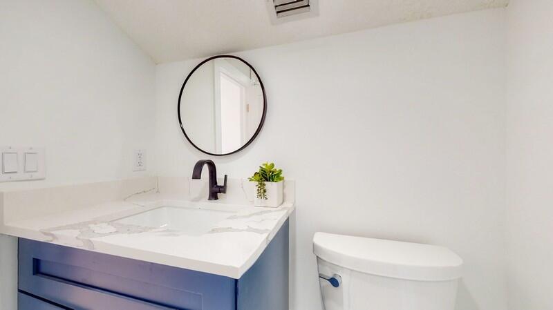 103 Landward Drive Jupiter, FL 33477 - Photo 25 of 39 3rd Bathroom