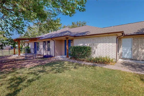 $2,075 | 7610 Highway 34, Scurry, TX 75158