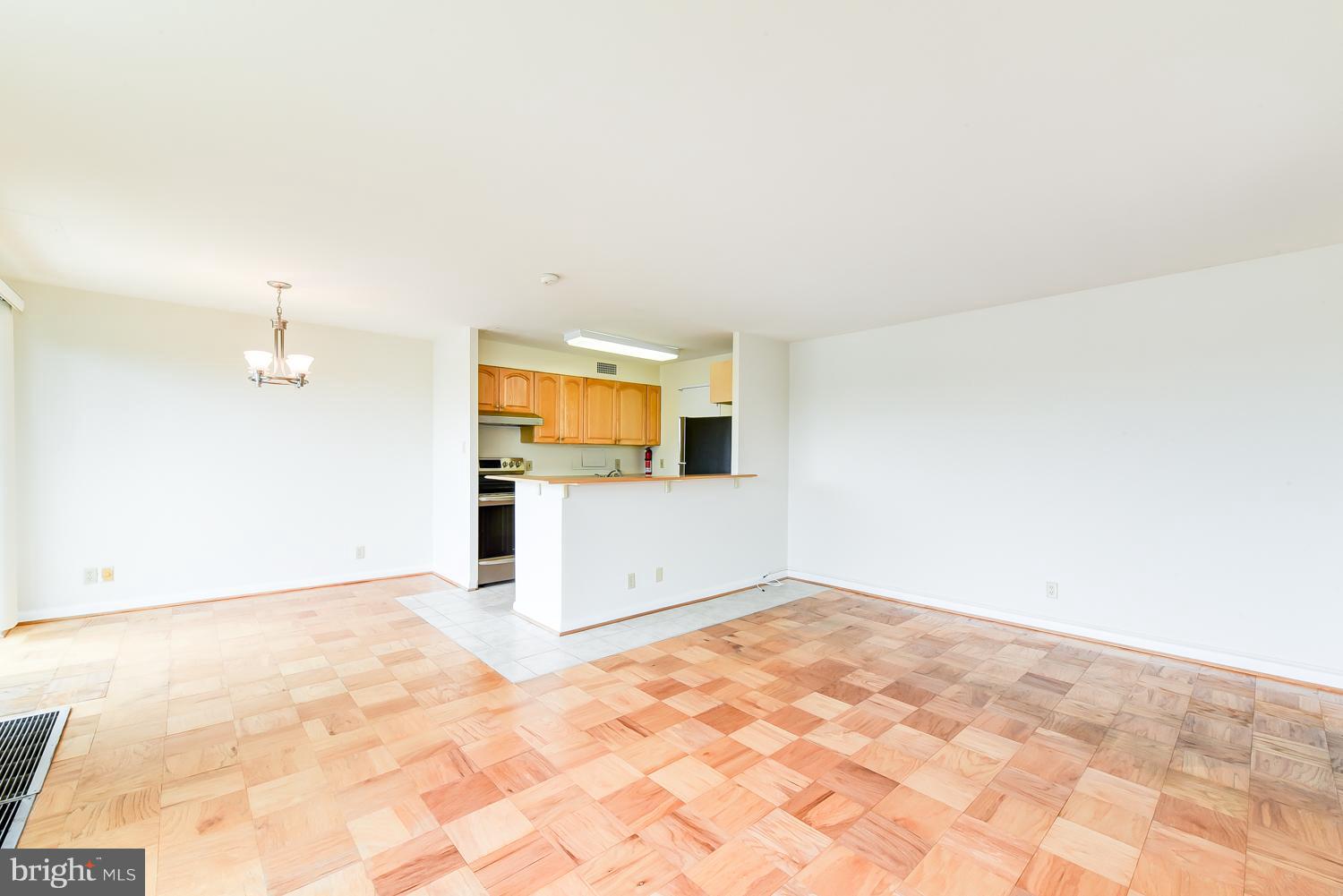 520 N Street Southwest, Unit S619 Washington, DC 20024 - Photo 5 of 30 Living Room