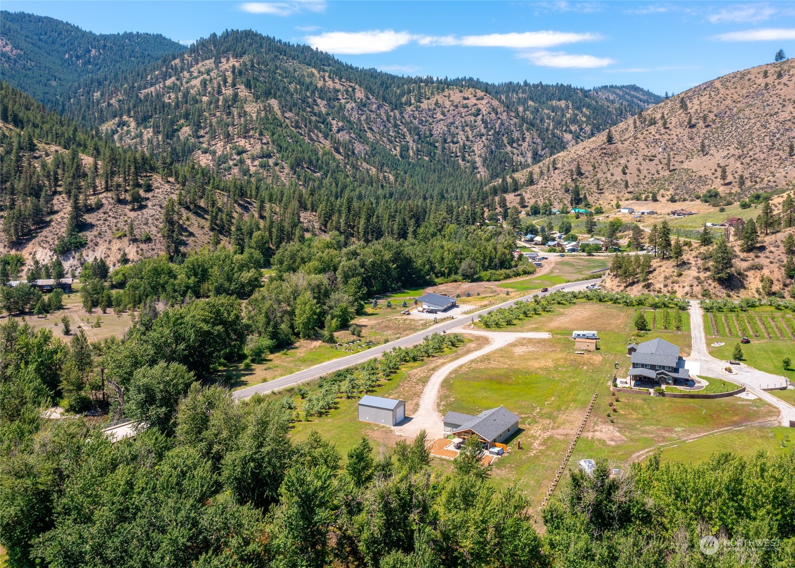 166 Mad River Road Entiat, WA 98822 - Photo 18 of 40 a view of a city