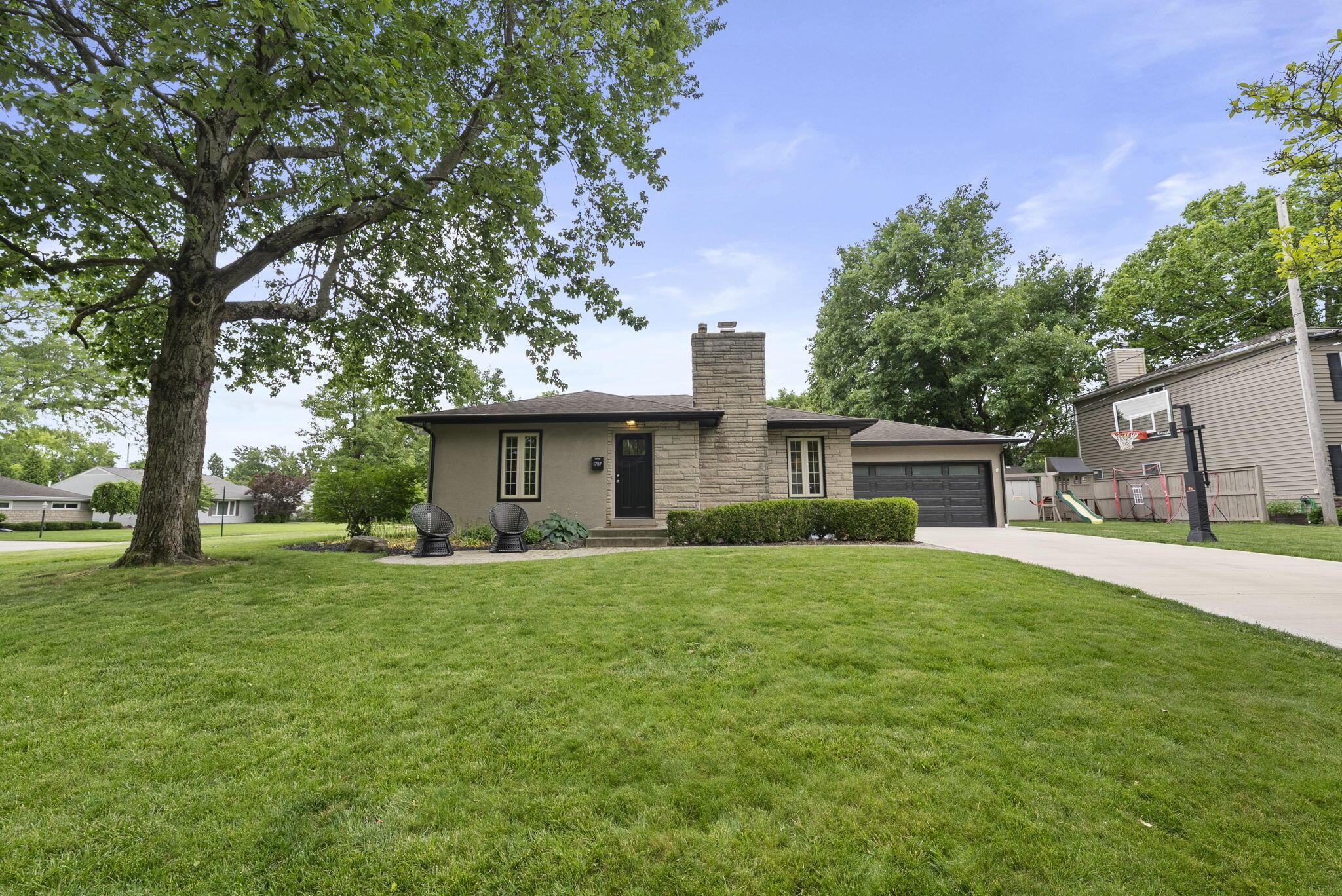 1757 Inchcliff Road Columbus, OH 43221 - Photo 5 of 59