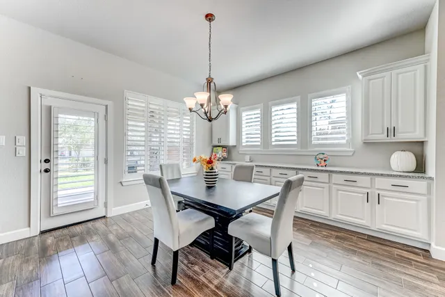 $450,000 | 404 Summit Ridge Court, Conroe, TX 77318