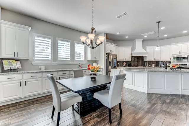 $450,000 | 404 Summit Ridge Court, Conroe, TX 77318