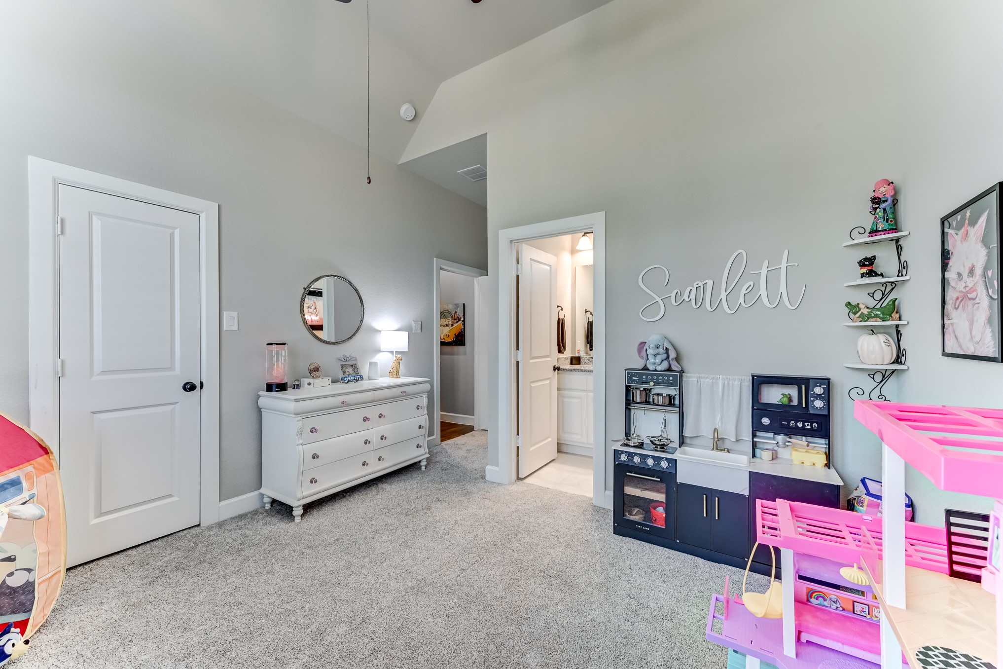 404 Summit Ridge Court Conroe, TX 77318 - Photo 24 of 50 a room with furniture and window