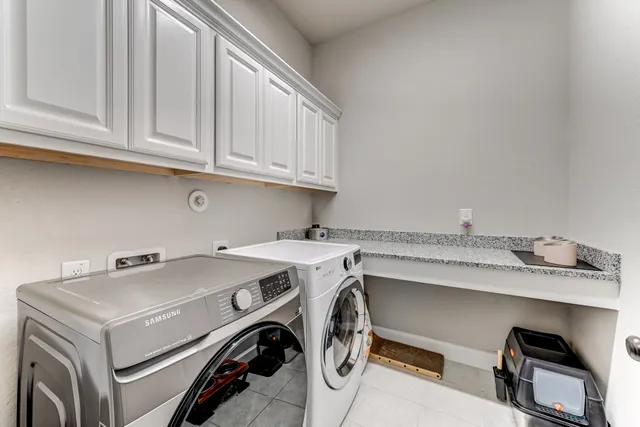 $450,000 | 404 Summit Ridge Court, Conroe, TX 77318