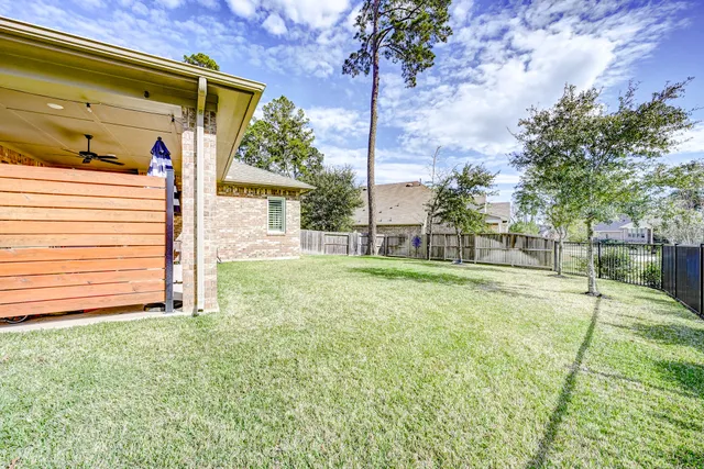 $450,000 | 404 Summit Ridge Court, Conroe, TX 77318