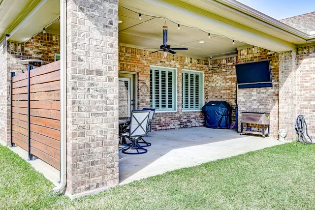 $450,000 | 404 Summit Ridge Court, Conroe, TX 77318