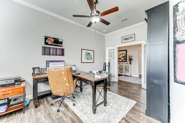 $450,000 | 404 Summit Ridge Court, Conroe, TX 77318